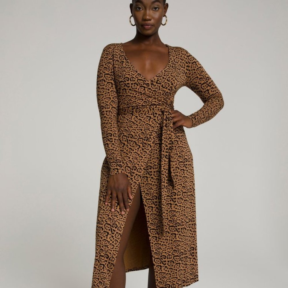 GOOD AMERICAN Day Night Wrap Midi Dress in Leopard Print Size Small New NWT
